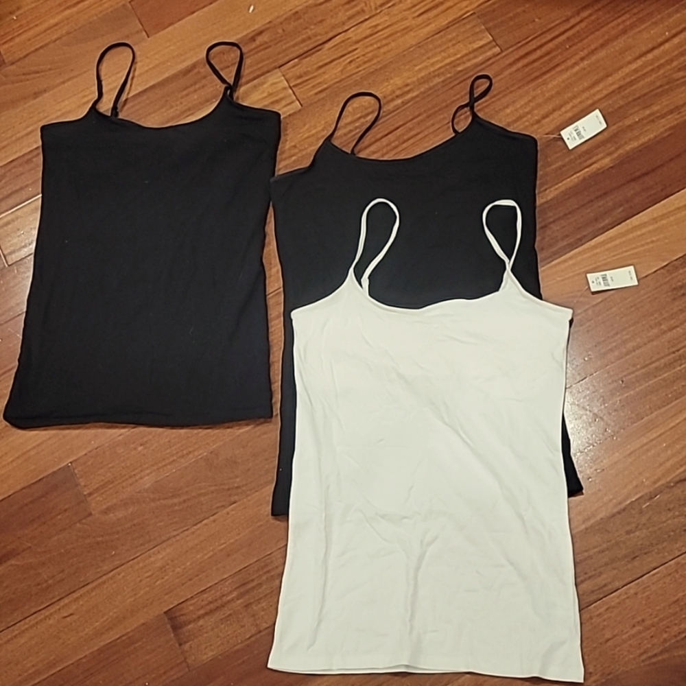NWT Aerie American Eagle built in bra tanks medium